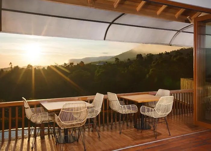Giriwood & 4* Munduk (Bali)
