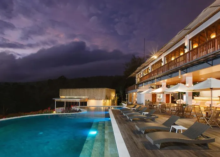 Giriwood & Hotel Munduk (Bali)