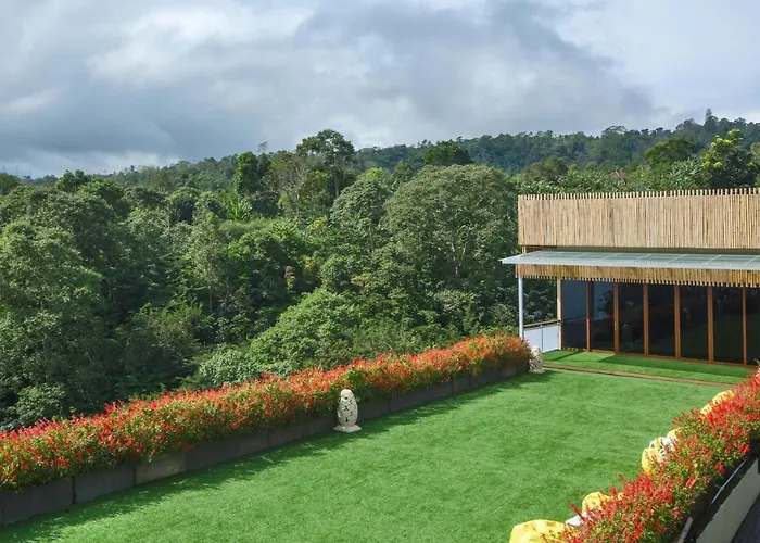Giriwood & 4* Munduk (Bali)
